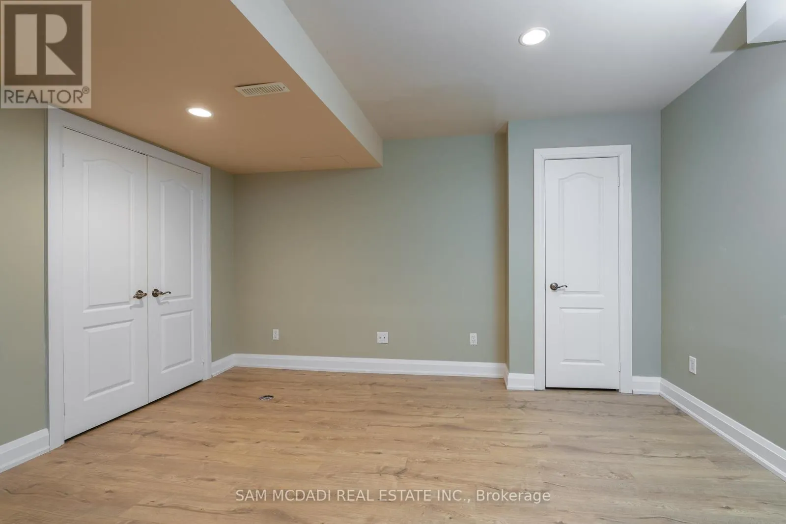 5114 FOREST HILL DRIVE