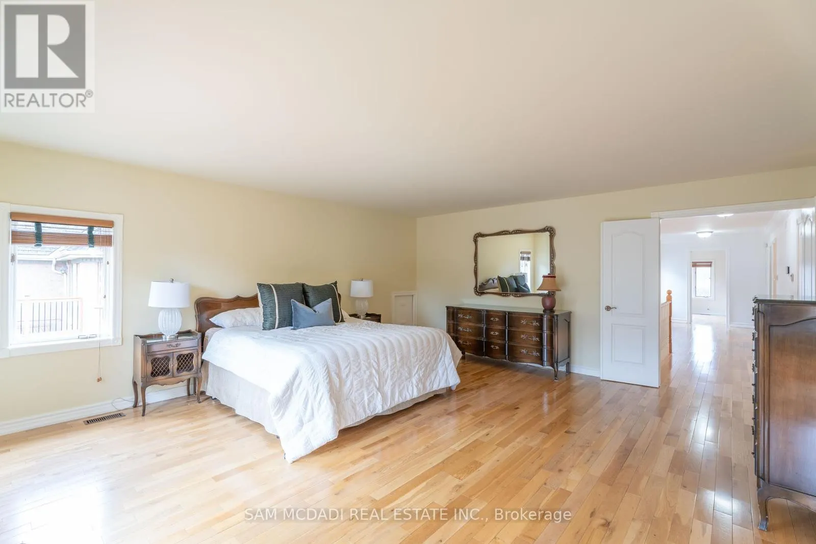 5114 FOREST HILL DRIVE