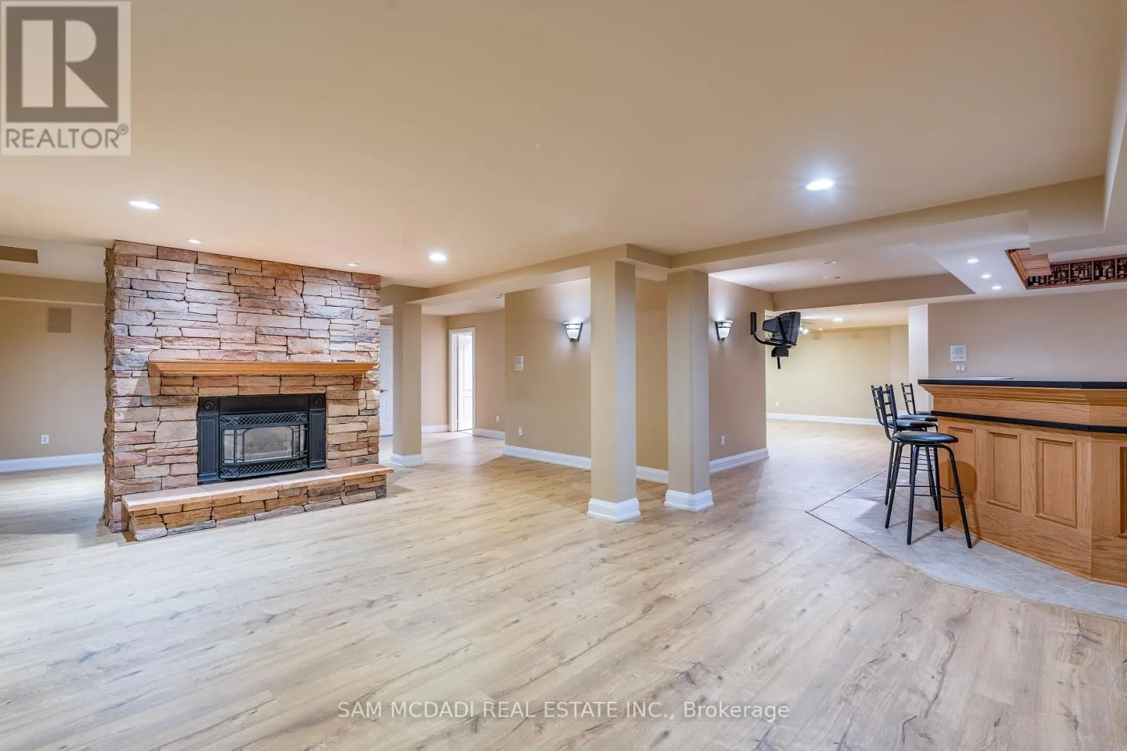 5114 FOREST HILL DRIVE