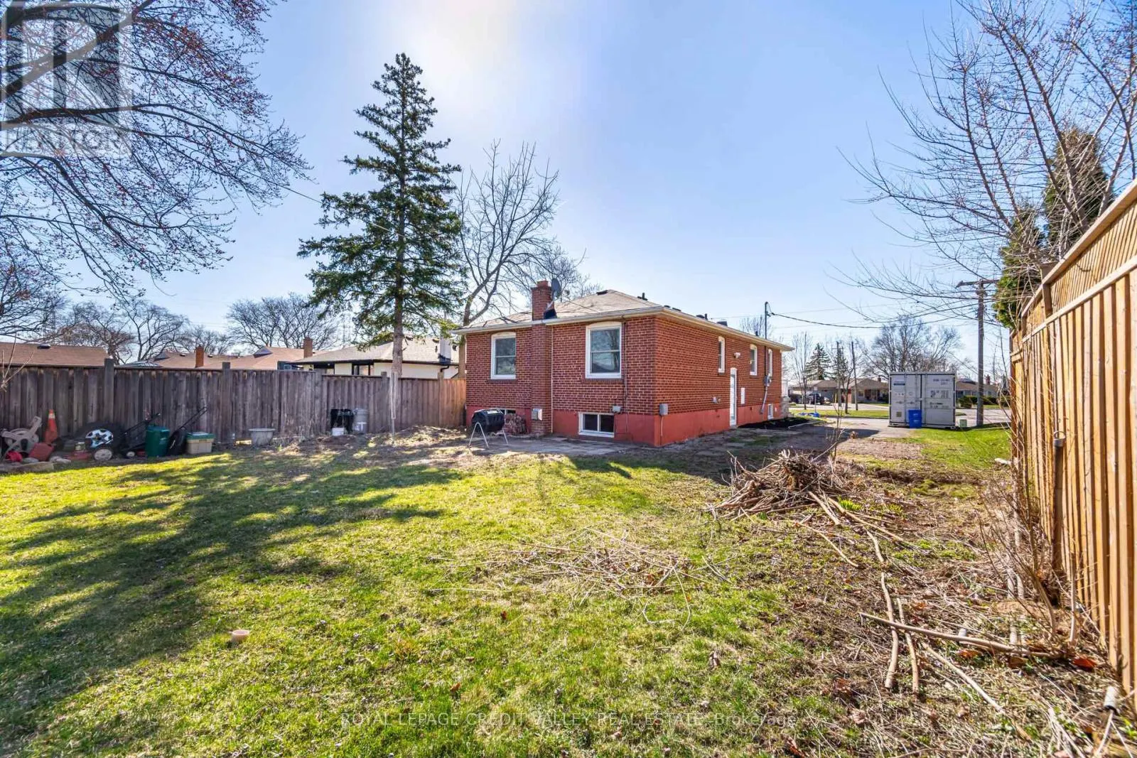 2143 MOUNTAINSIDE DRIVE