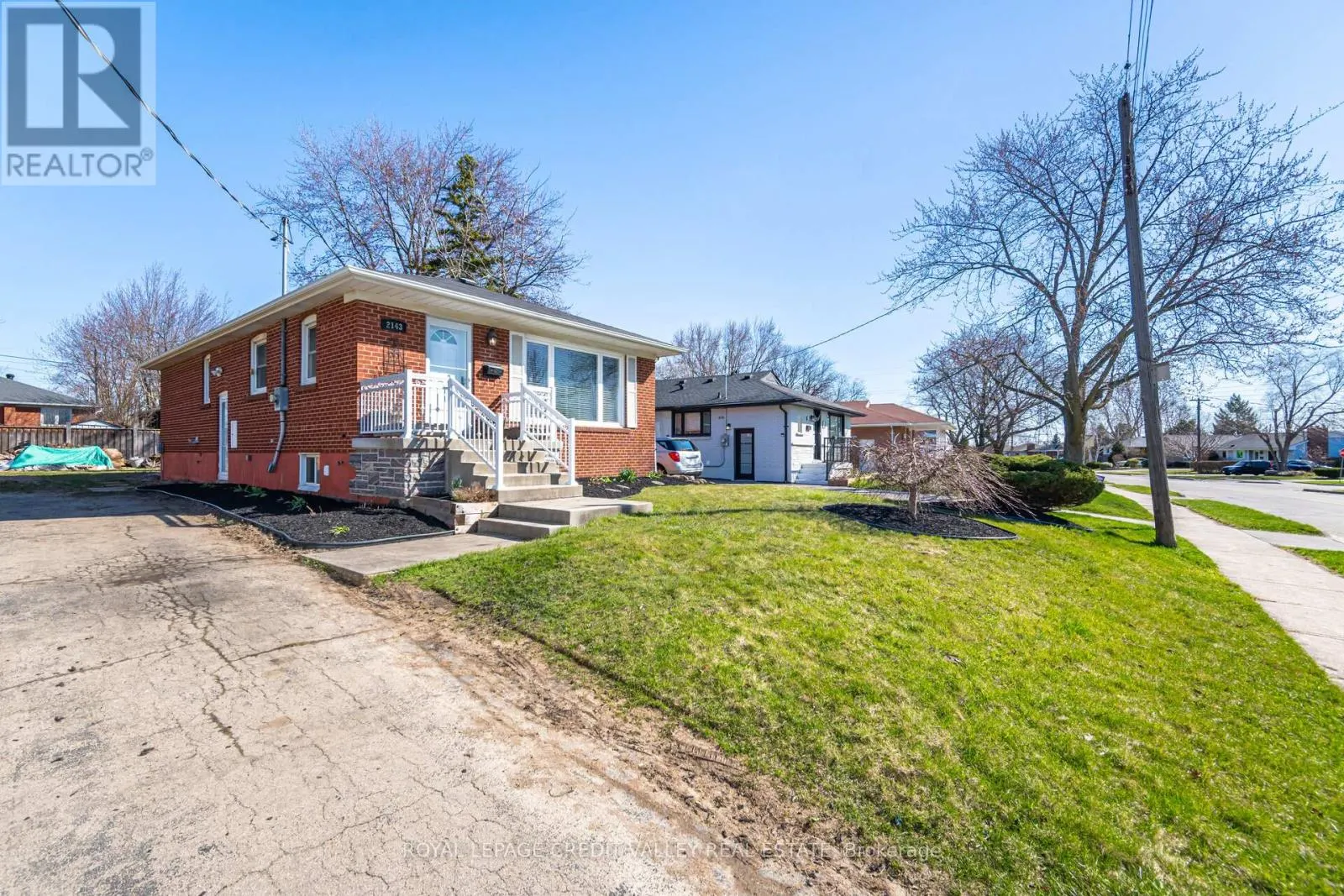 2143 MOUNTAINSIDE DRIVE