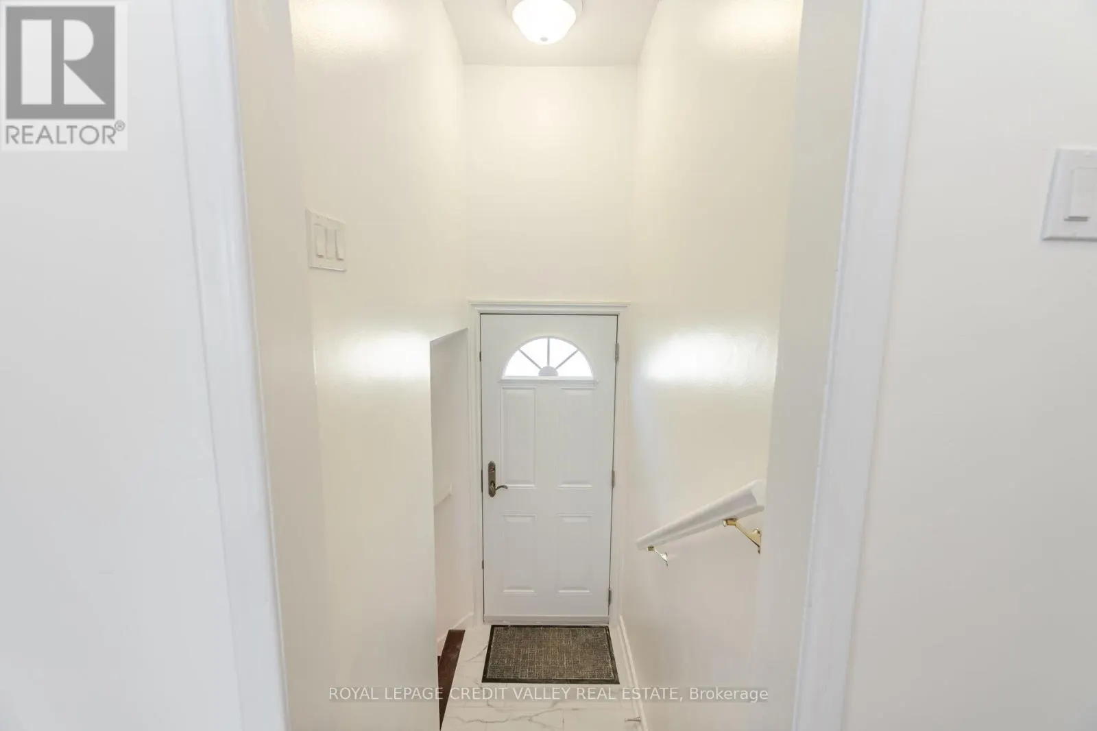 2143 MOUNTAINSIDE DRIVE