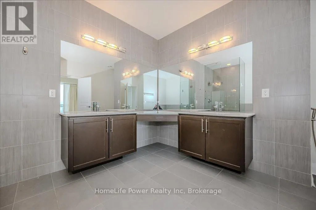 2102 - 1 HURONTARIO STREET, #2102