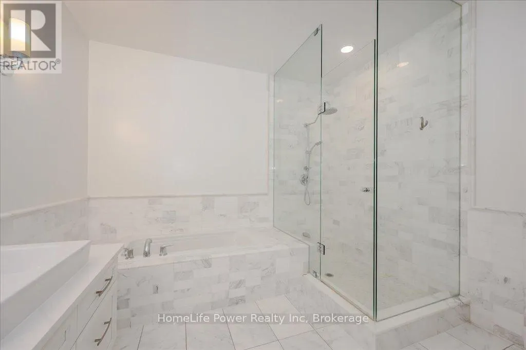 2001 - 1 HURONTARIO STREET, #2001