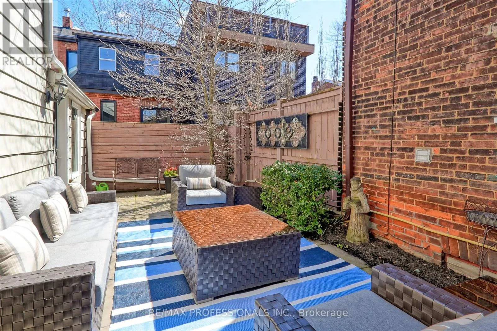313 PACIFIC AVENUE
