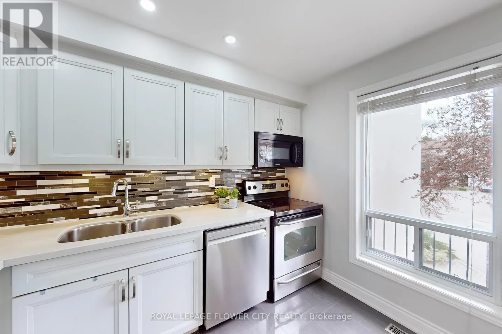 30 - 7077 ESTORIL ROAD
