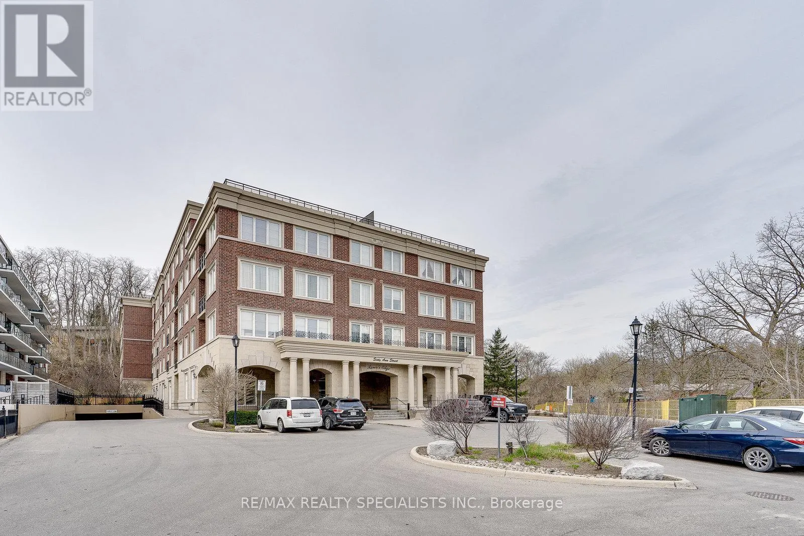401 - 60 ANN STREET