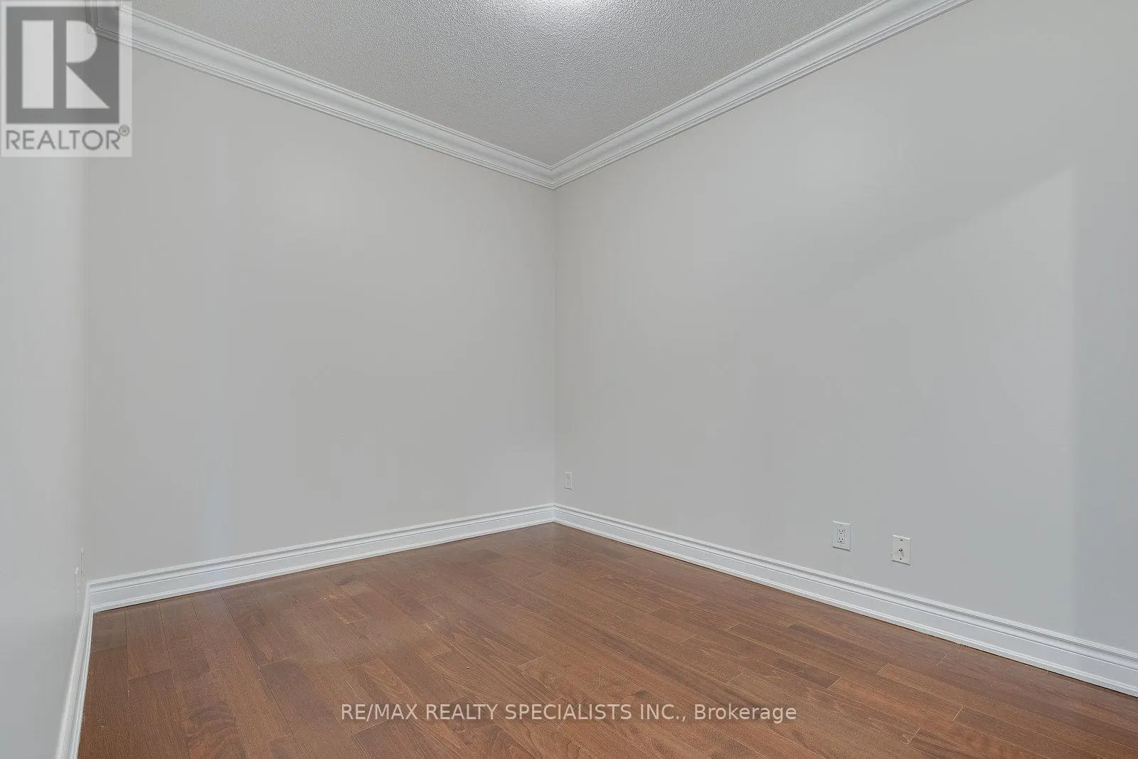 401 - 60 ANN STREET