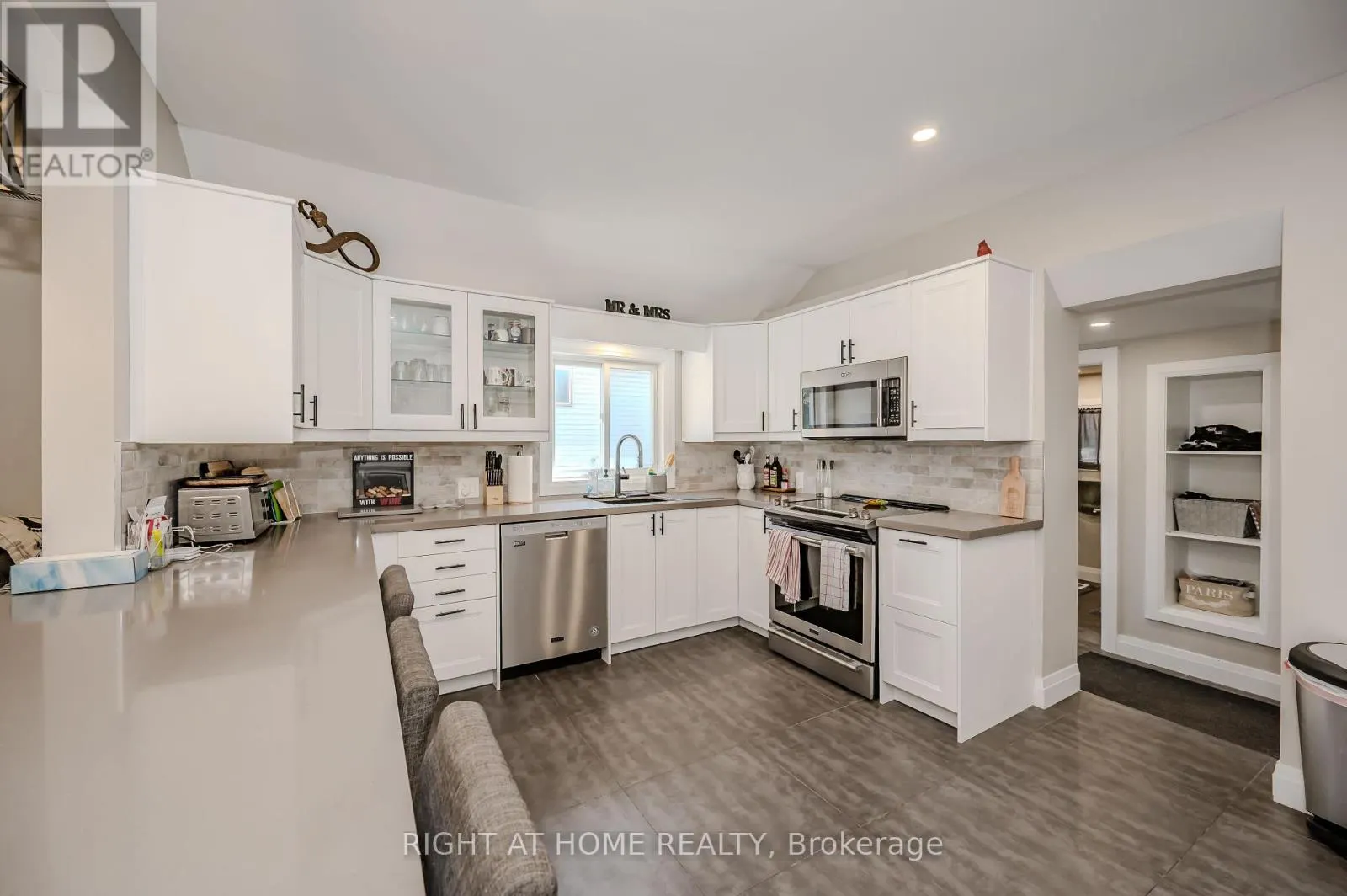 126 POPLAR AVENUE