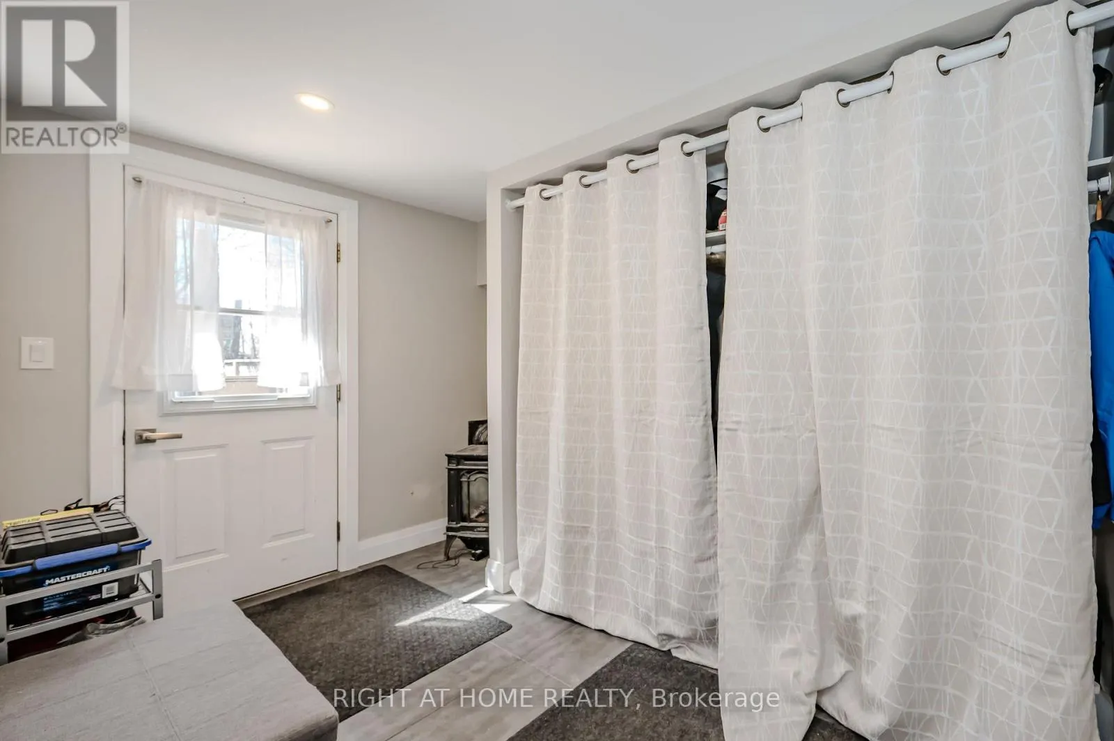 126 POPLAR AVENUE