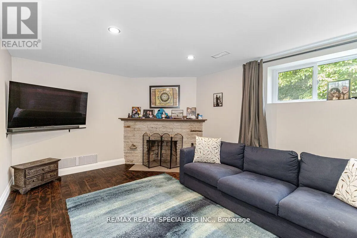 3 ALLAN PARK ROAD