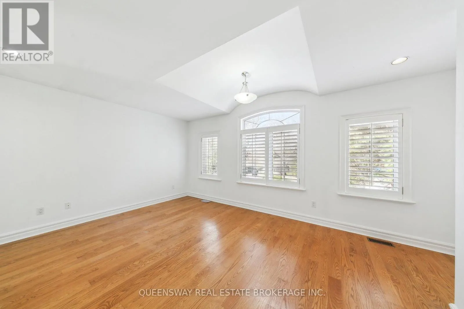 1371 CHRISEDEN DRIVE
