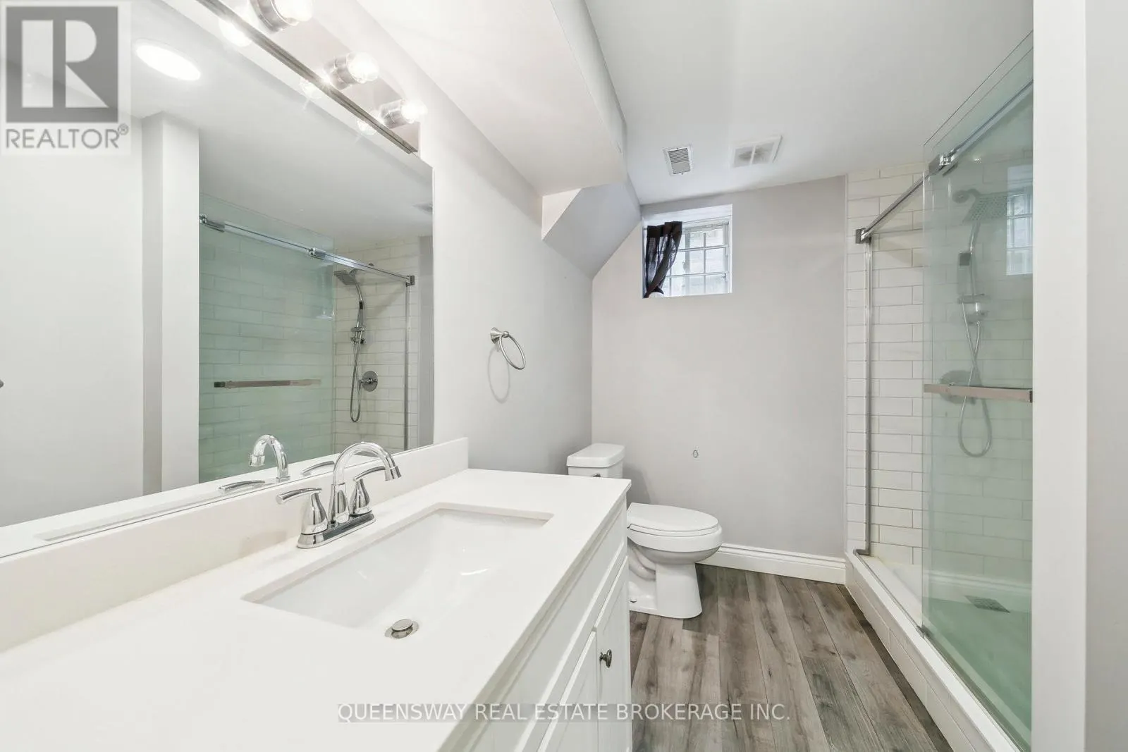 1371 CHRISEDEN DRIVE