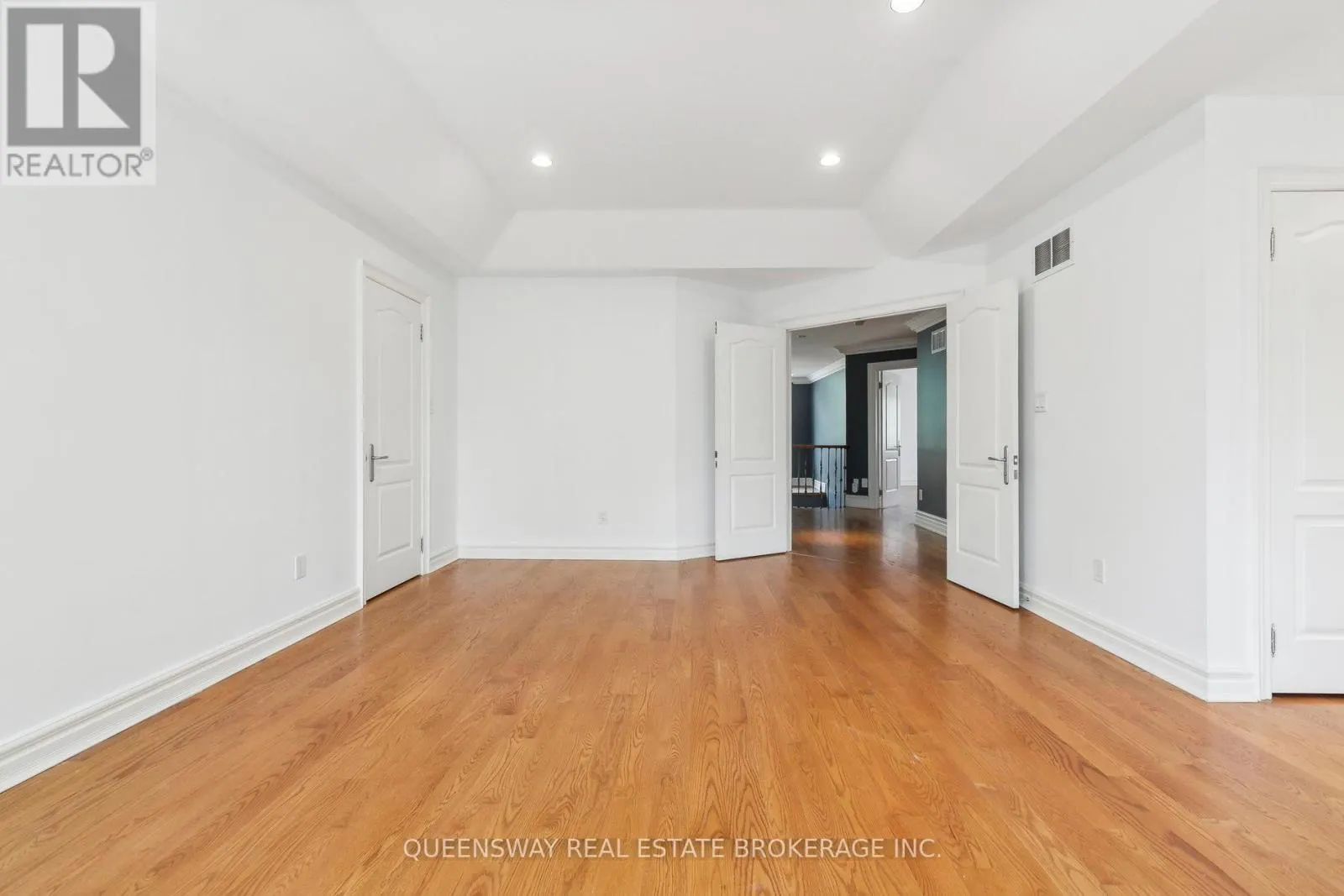 1371 CHRISEDEN DRIVE