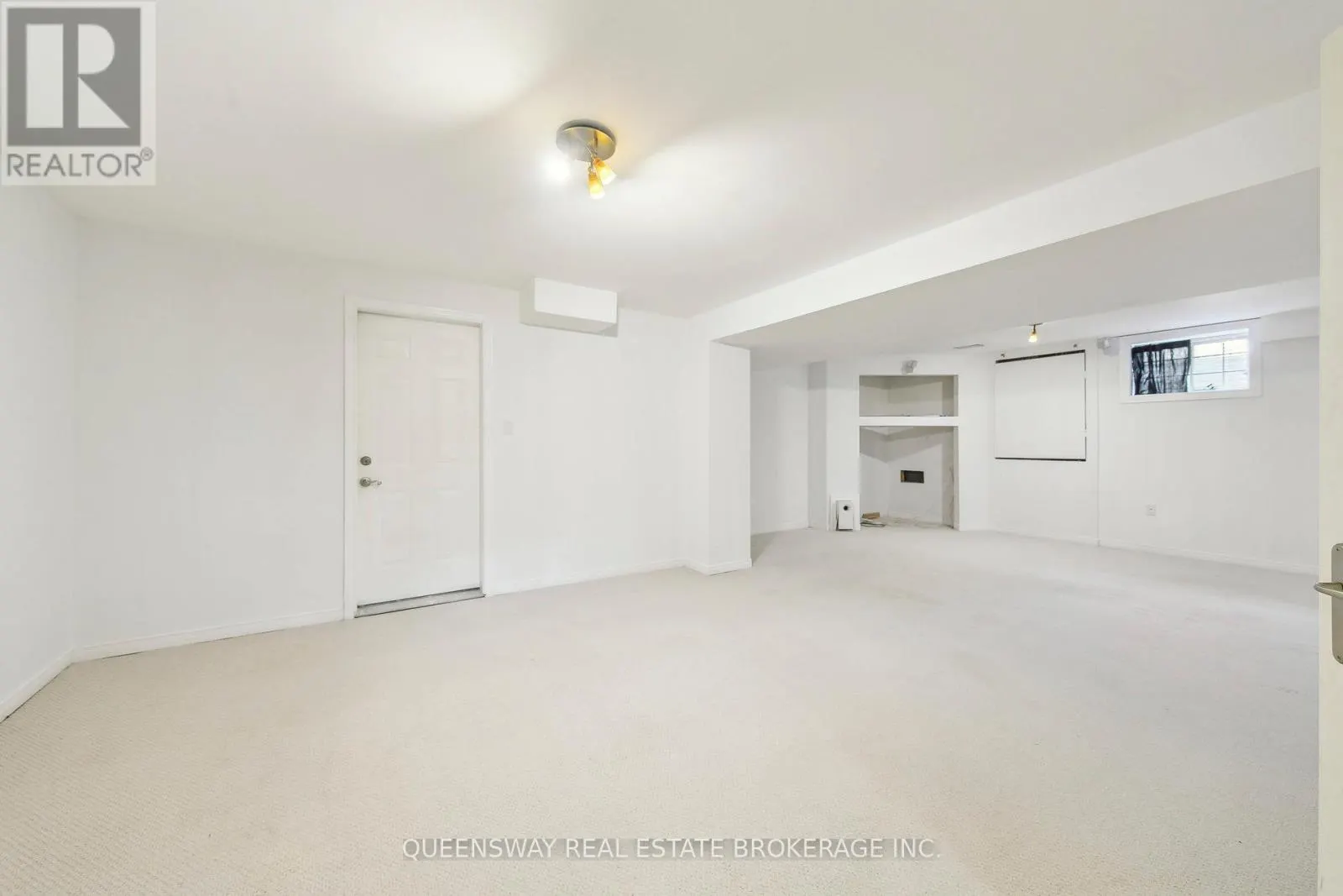 1371 CHRISEDEN DRIVE