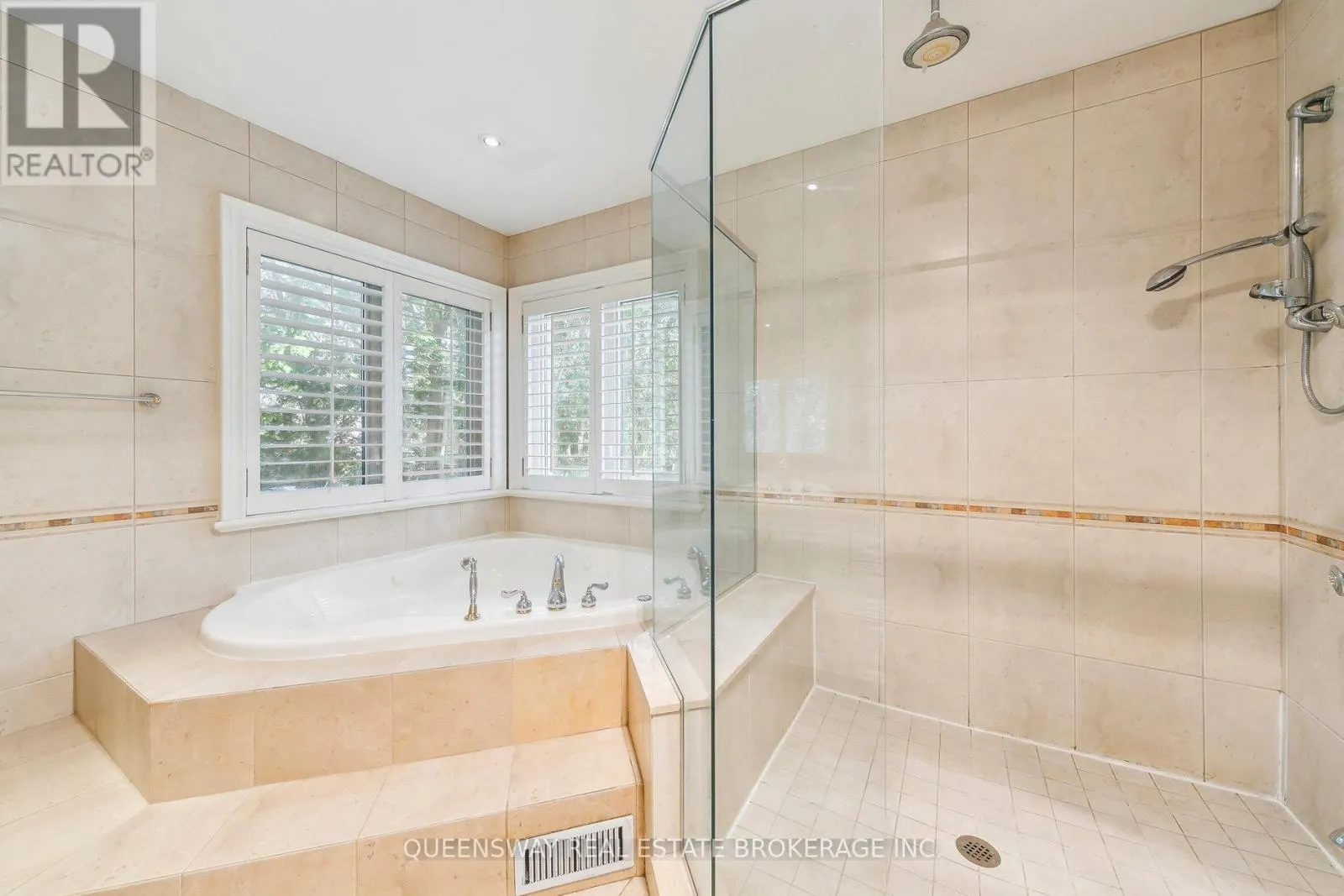 1371 CHRISEDEN DRIVE