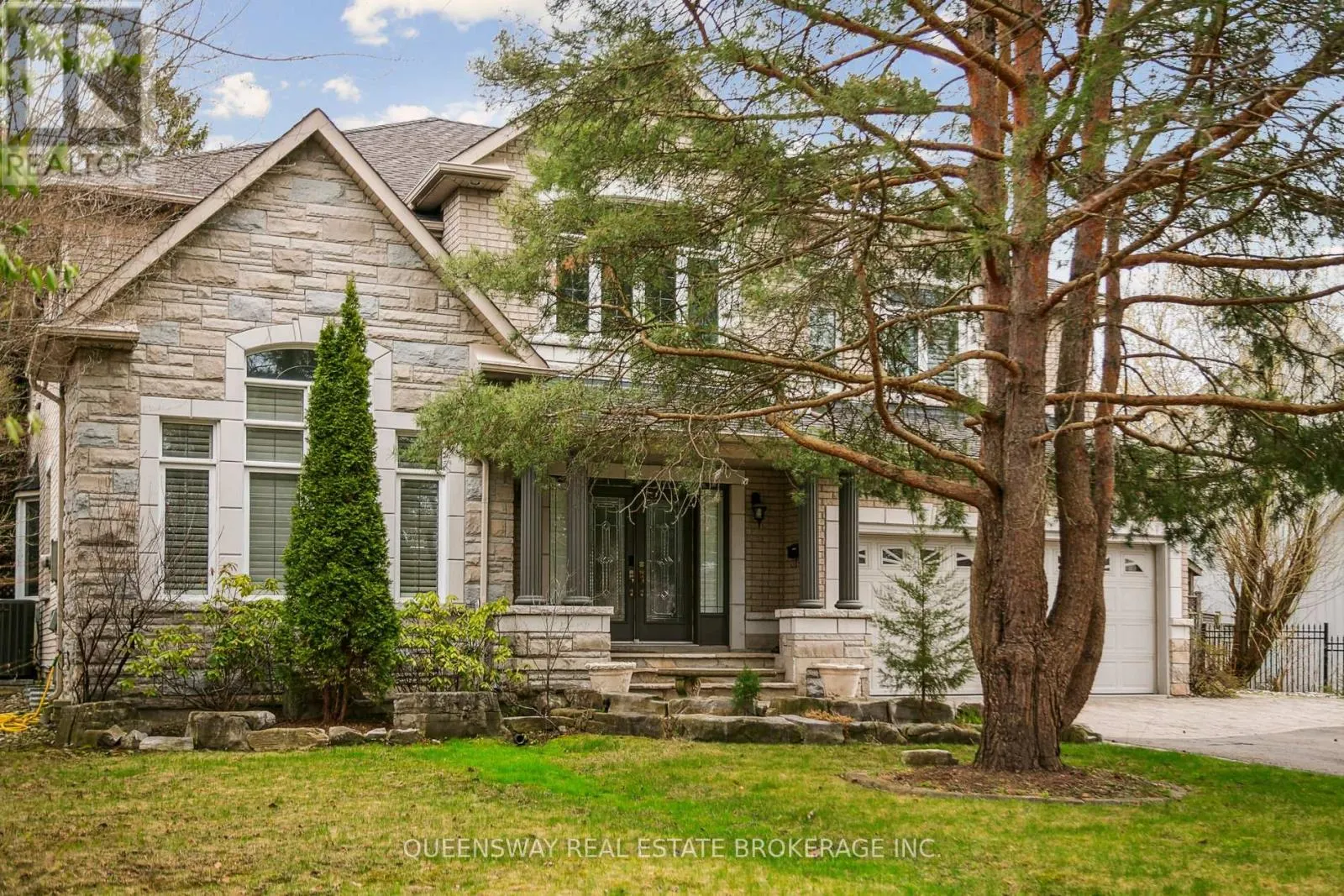 1371 CHRISEDEN DRIVE