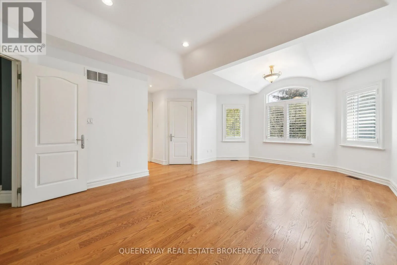 1371 CHRISEDEN DRIVE