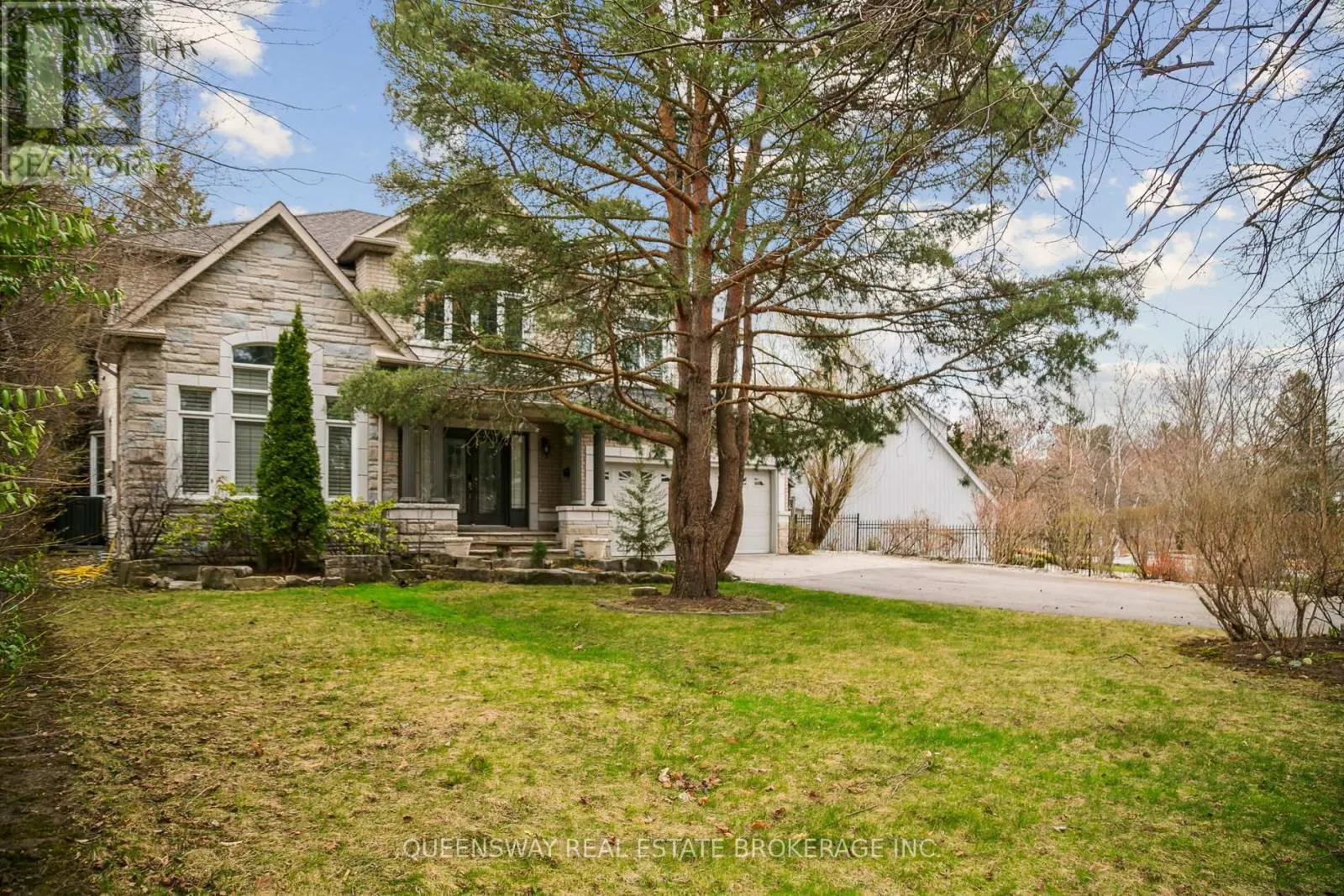 1371 CHRISEDEN DRIVE