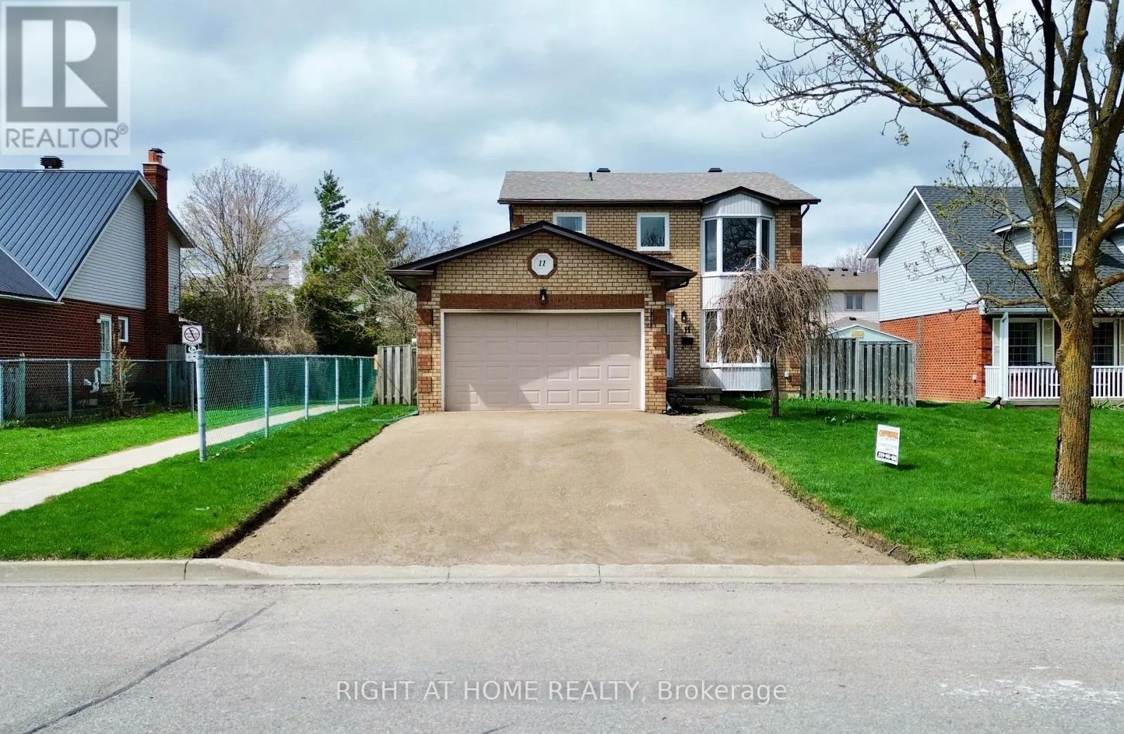 11 PASSMORE AVENUE