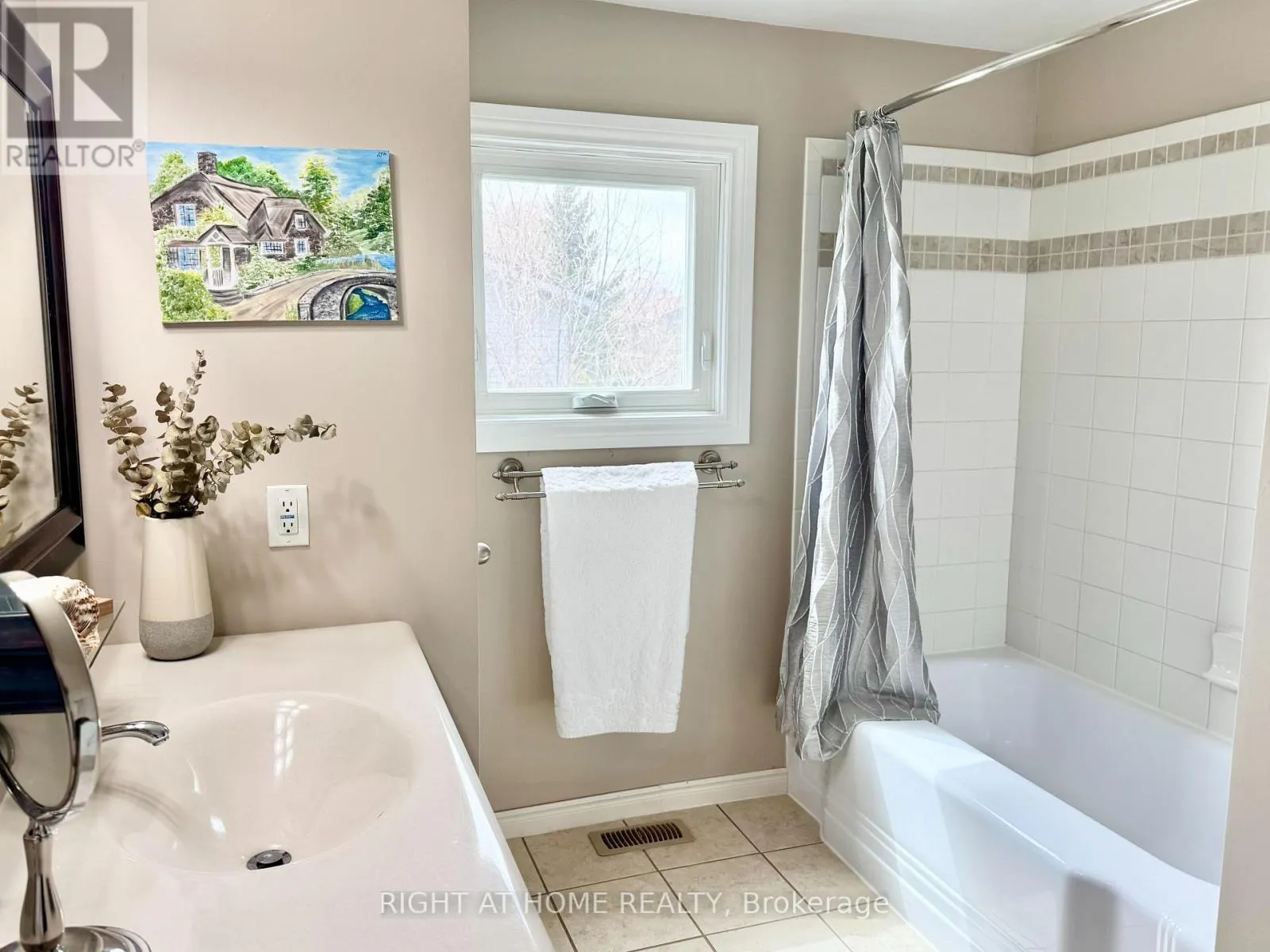 11 PASSMORE AVENUE