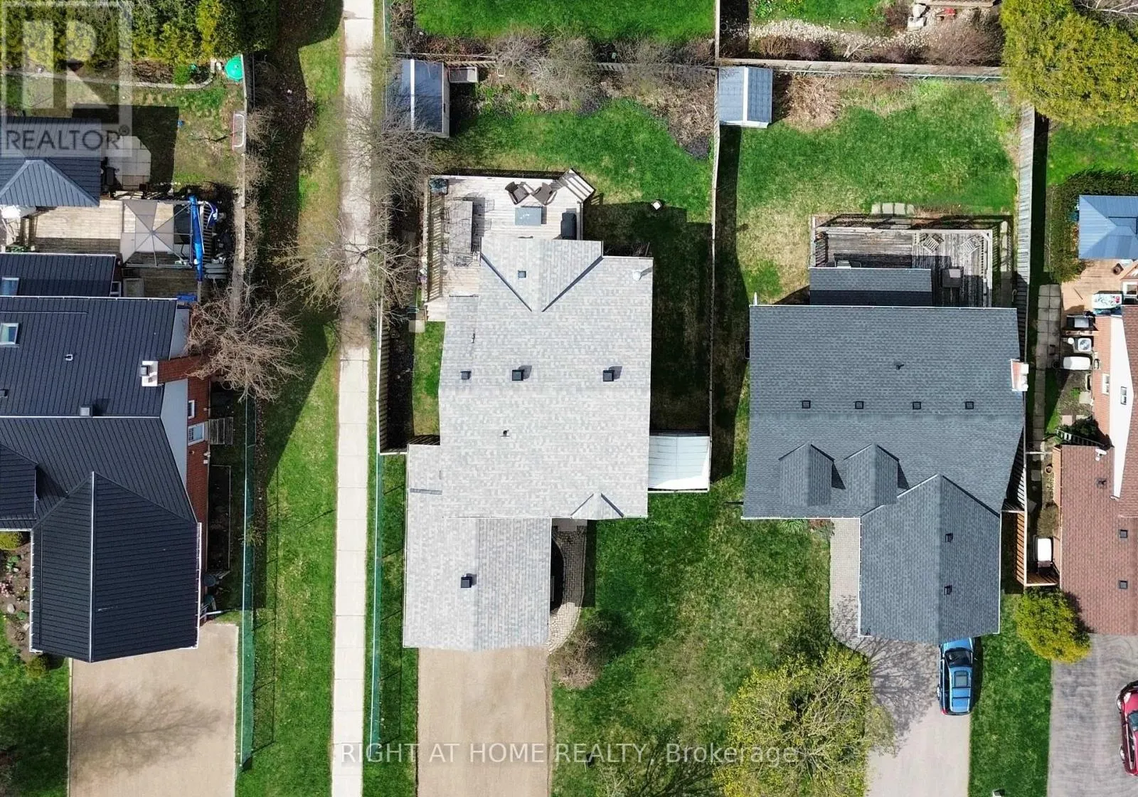 11 PASSMORE AVENUE
