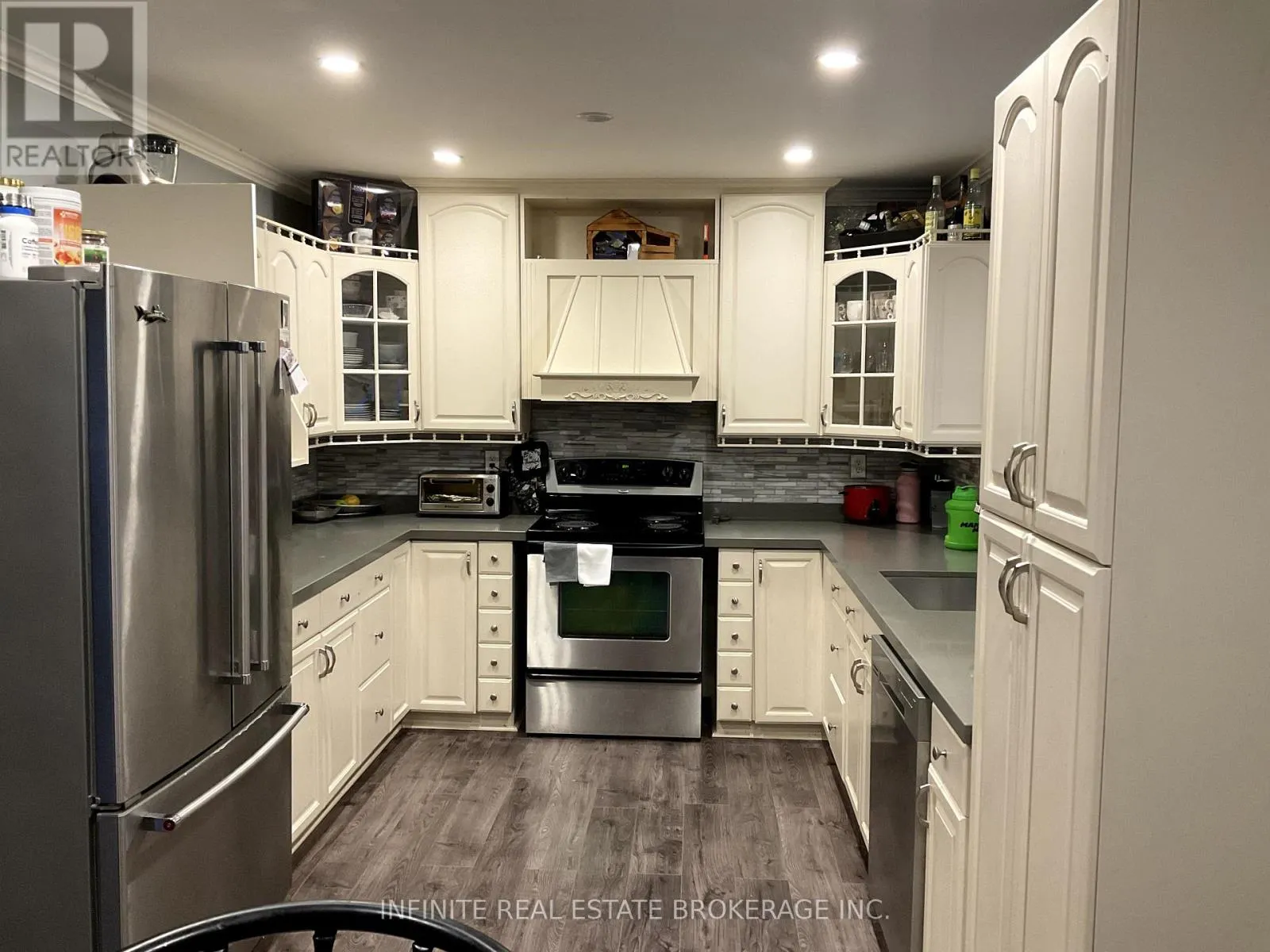 122 PARKVIEW DRIVE
