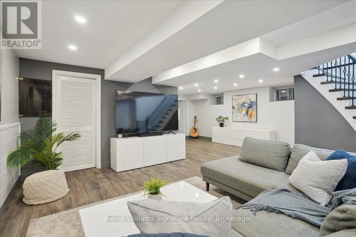 20 CRAVEN AVENUE