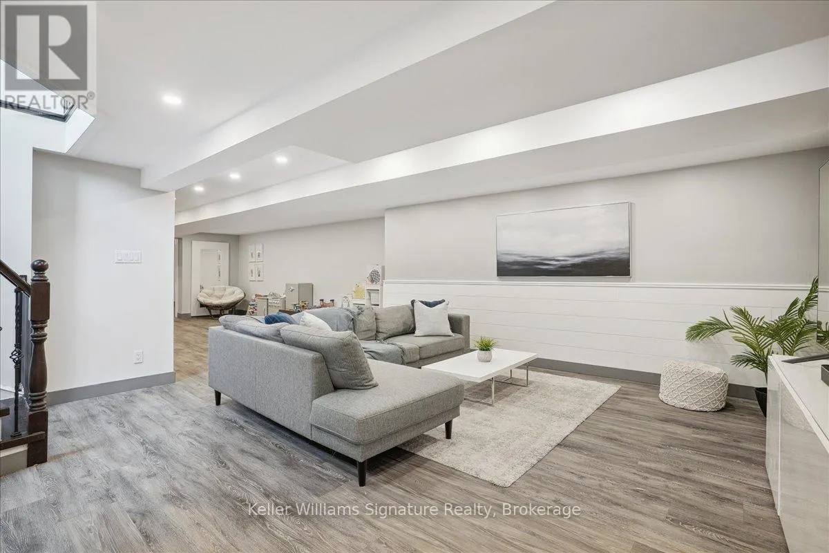 20 CRAVEN AVENUE