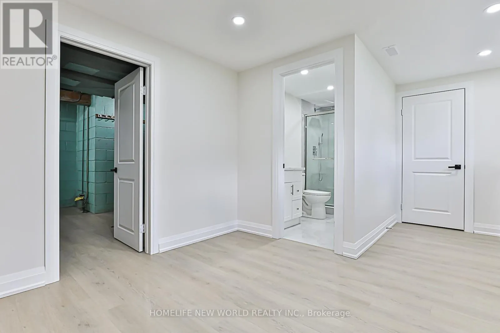 20 LADYWOOD DRIVE