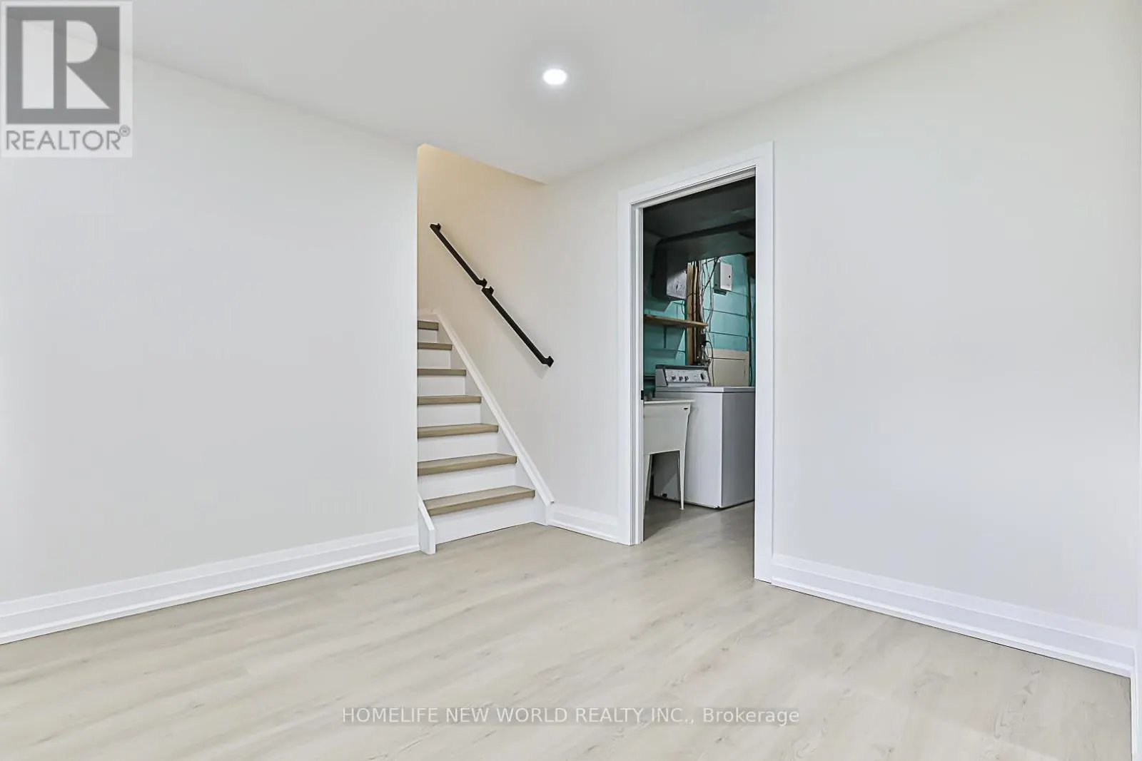 20 LADYWOOD DRIVE