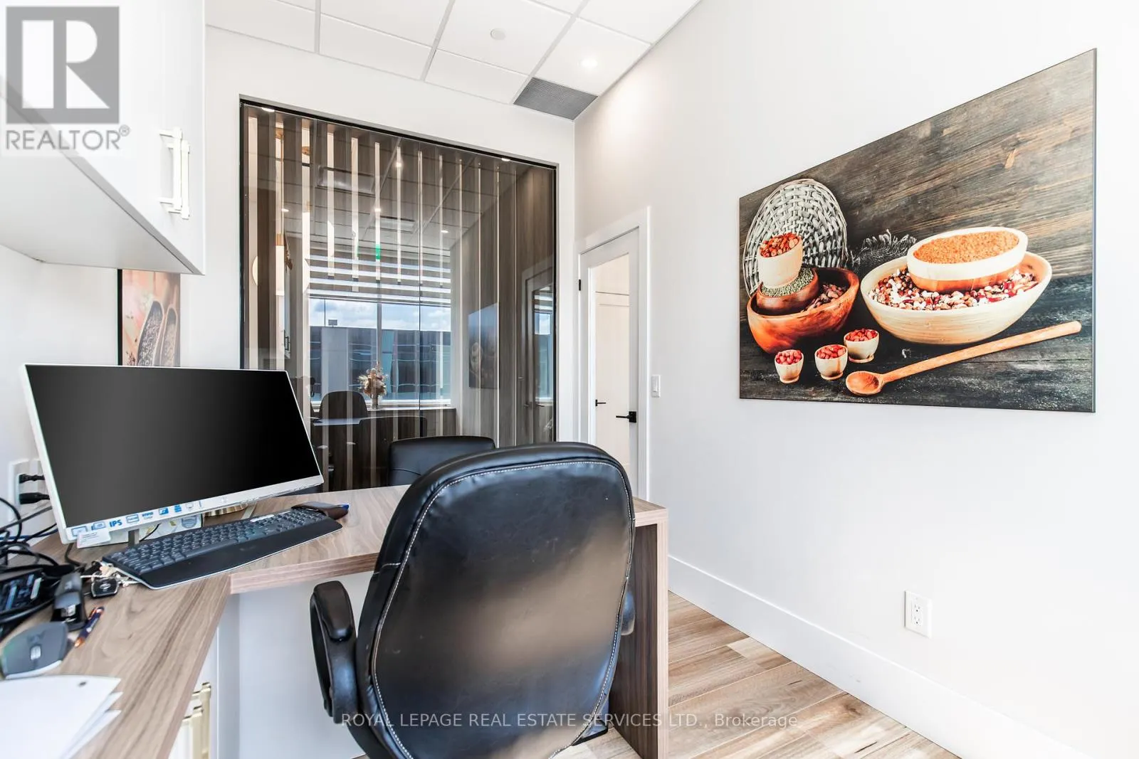 215 - 1670 NORTH SERVICE ROAD
