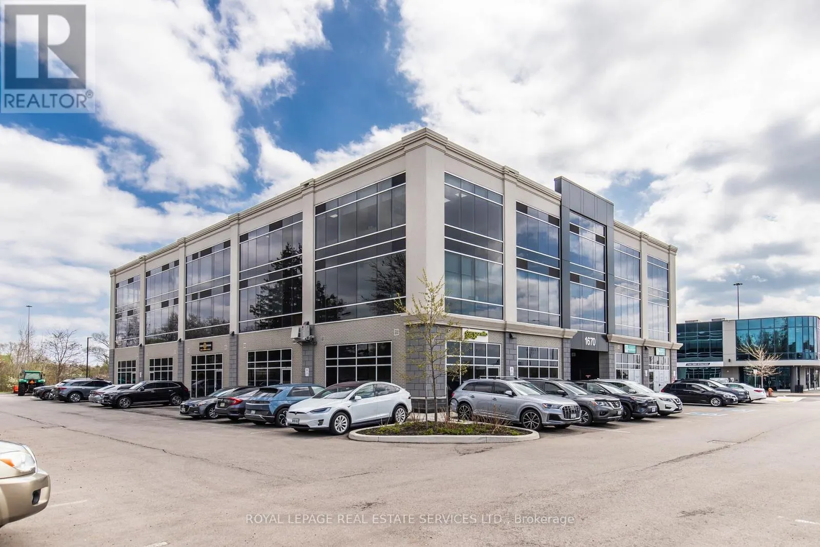 215 - 1670 NORTH SERVICE ROAD