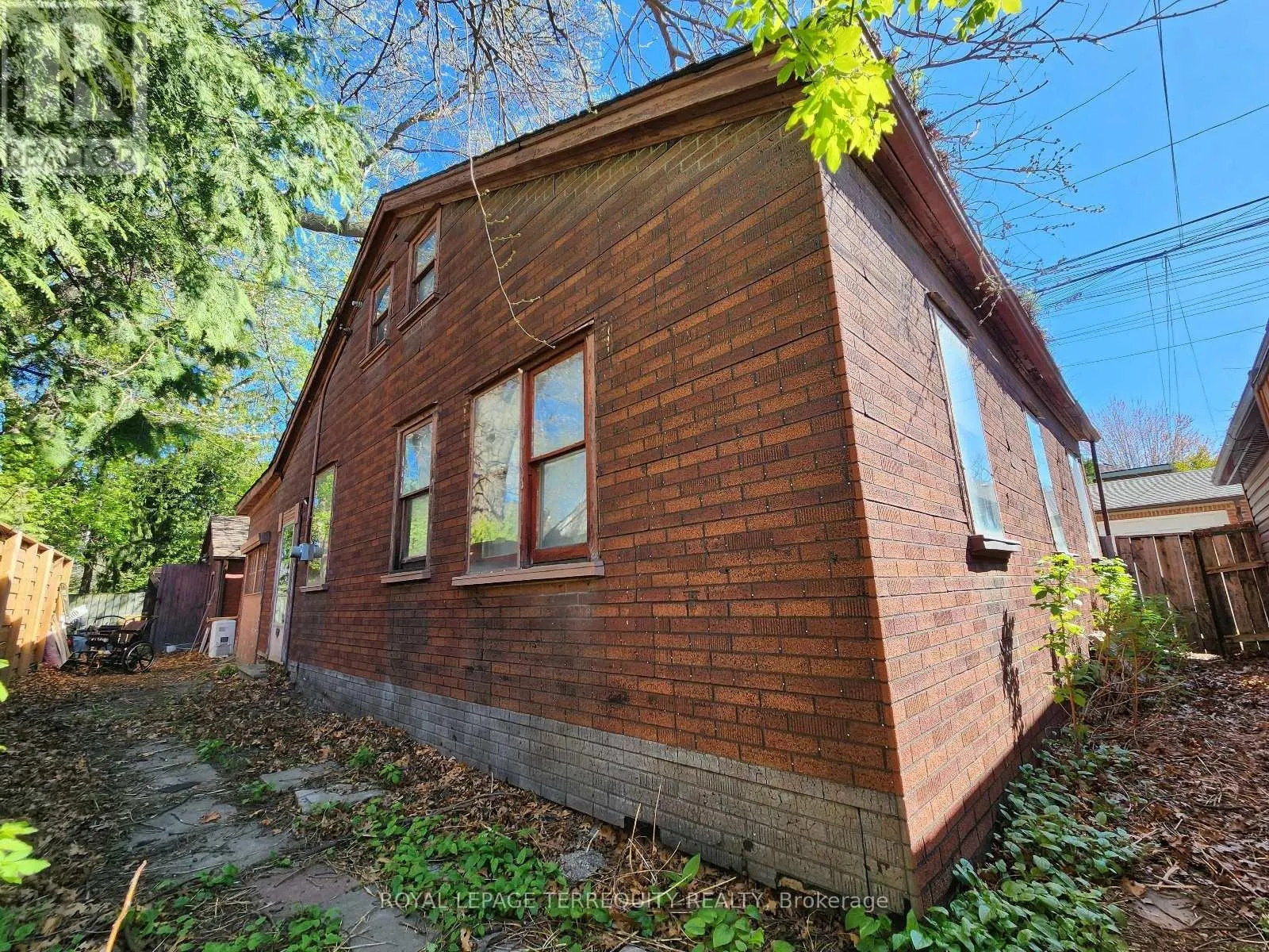 629 DURIE STREET