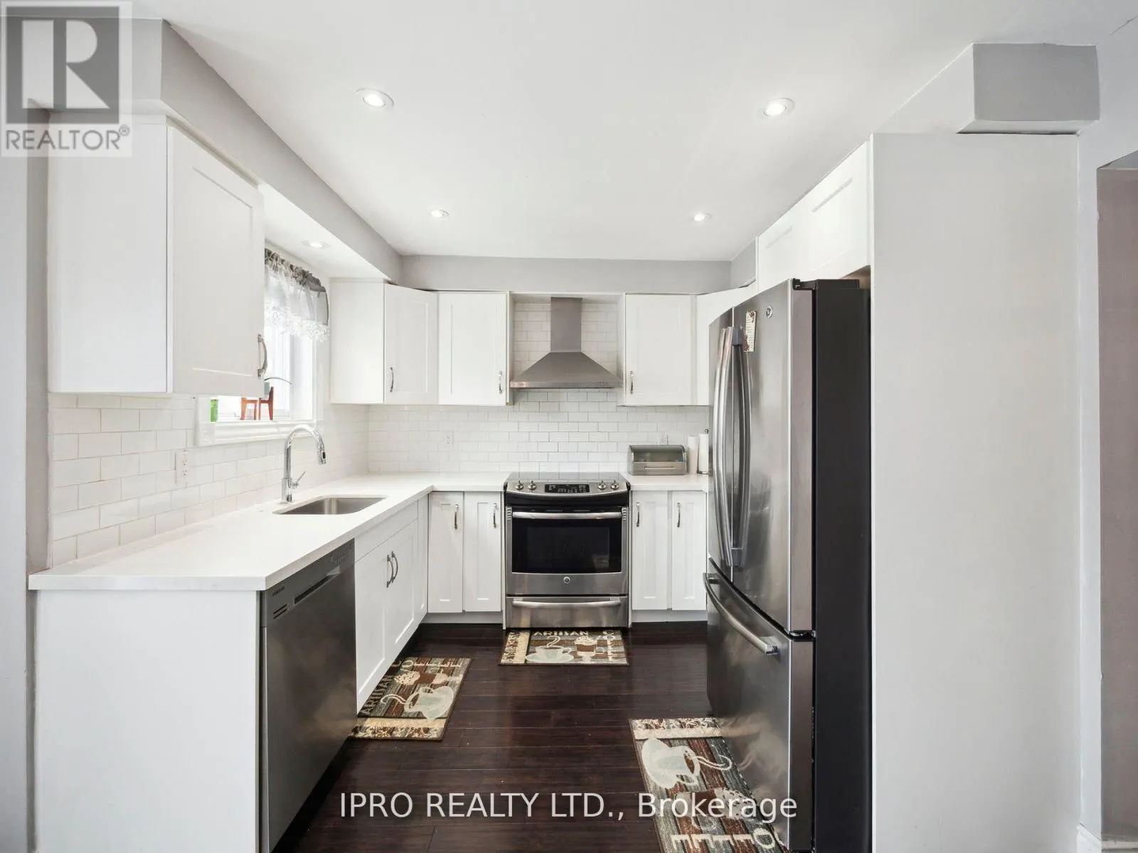 424 JAY CRESCENT