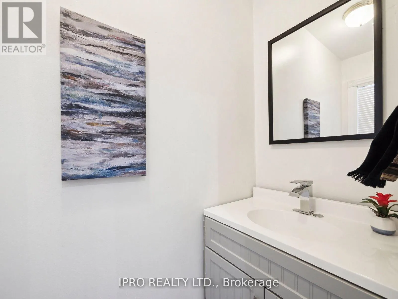 424 JAY CRESCENT