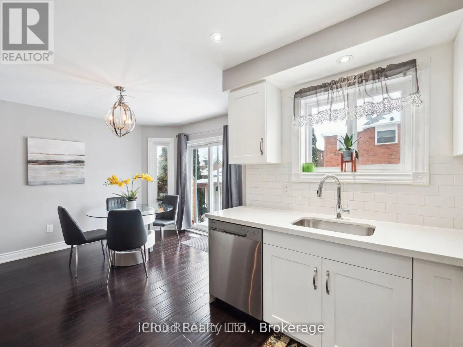 424 JAY CRESCENT