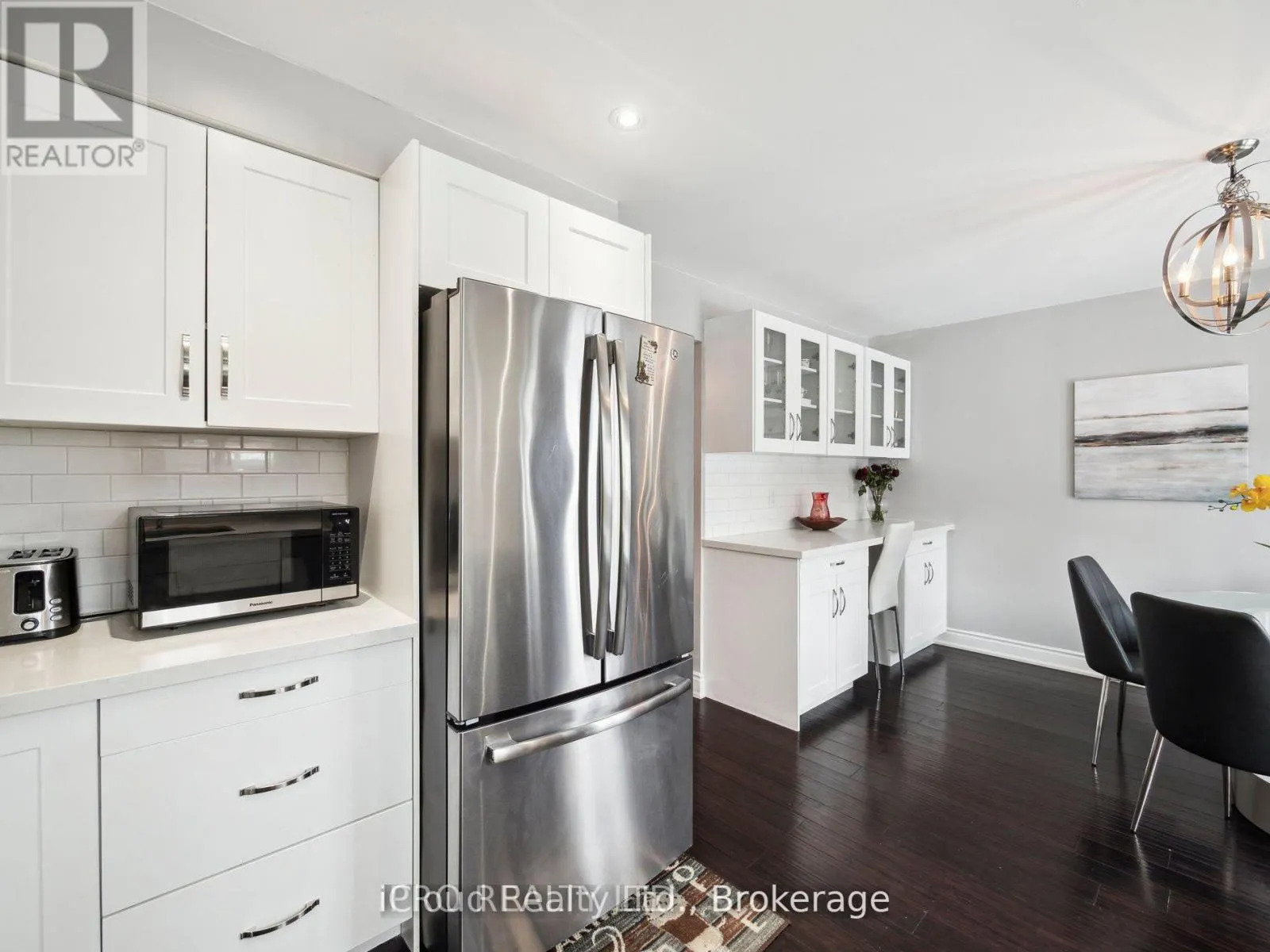 424 JAY CRESCENT