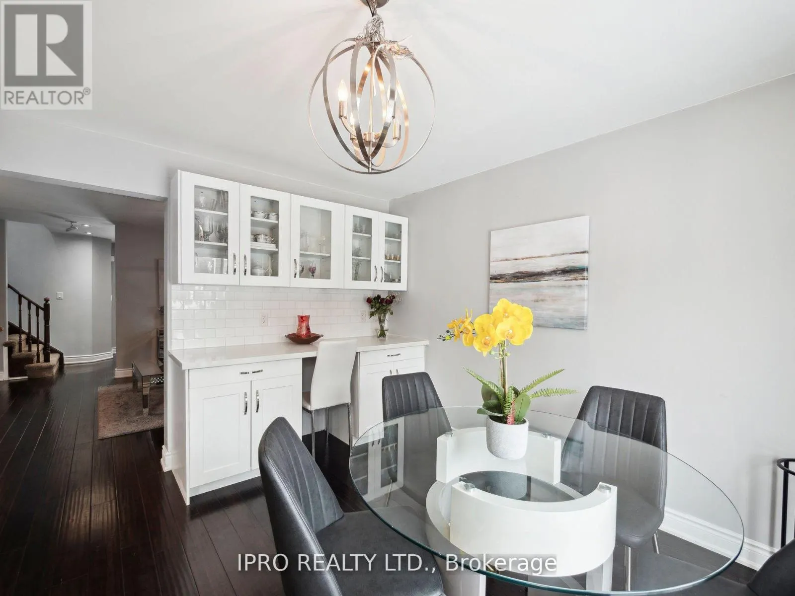 424 JAY CRESCENT
