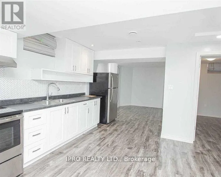 424 JAY CRESCENT