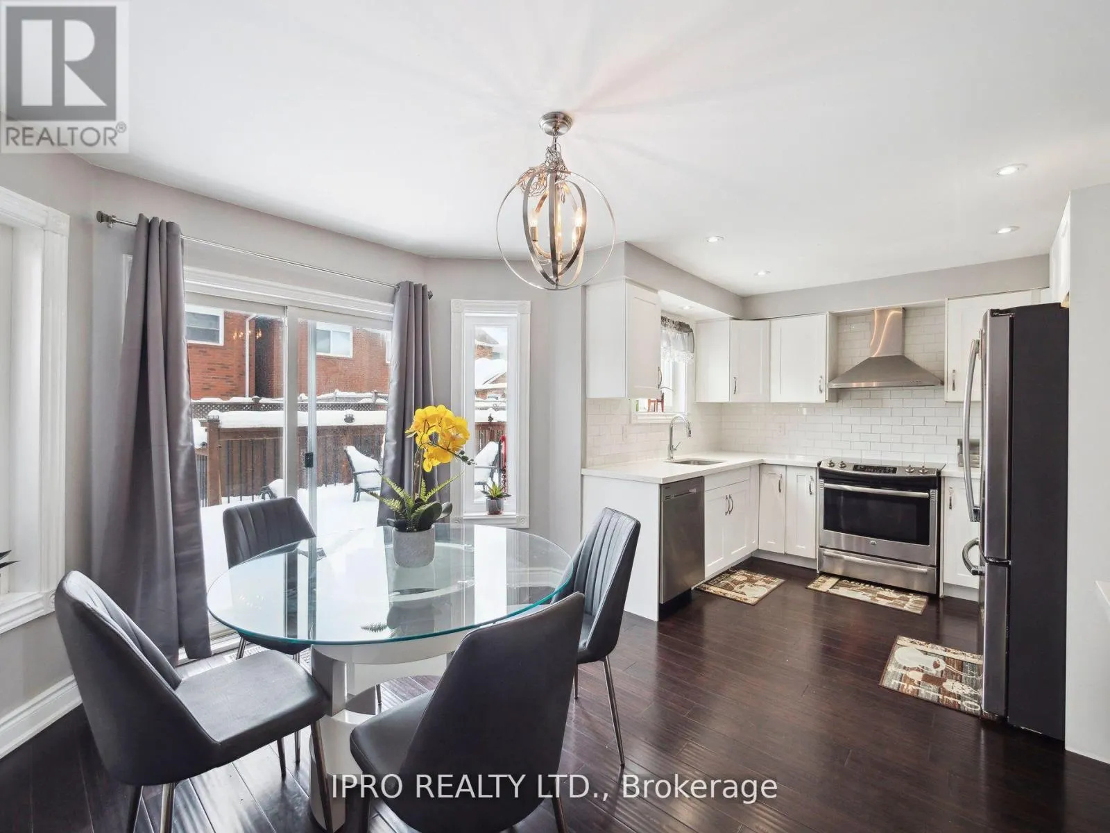 424 JAY CRESCENT