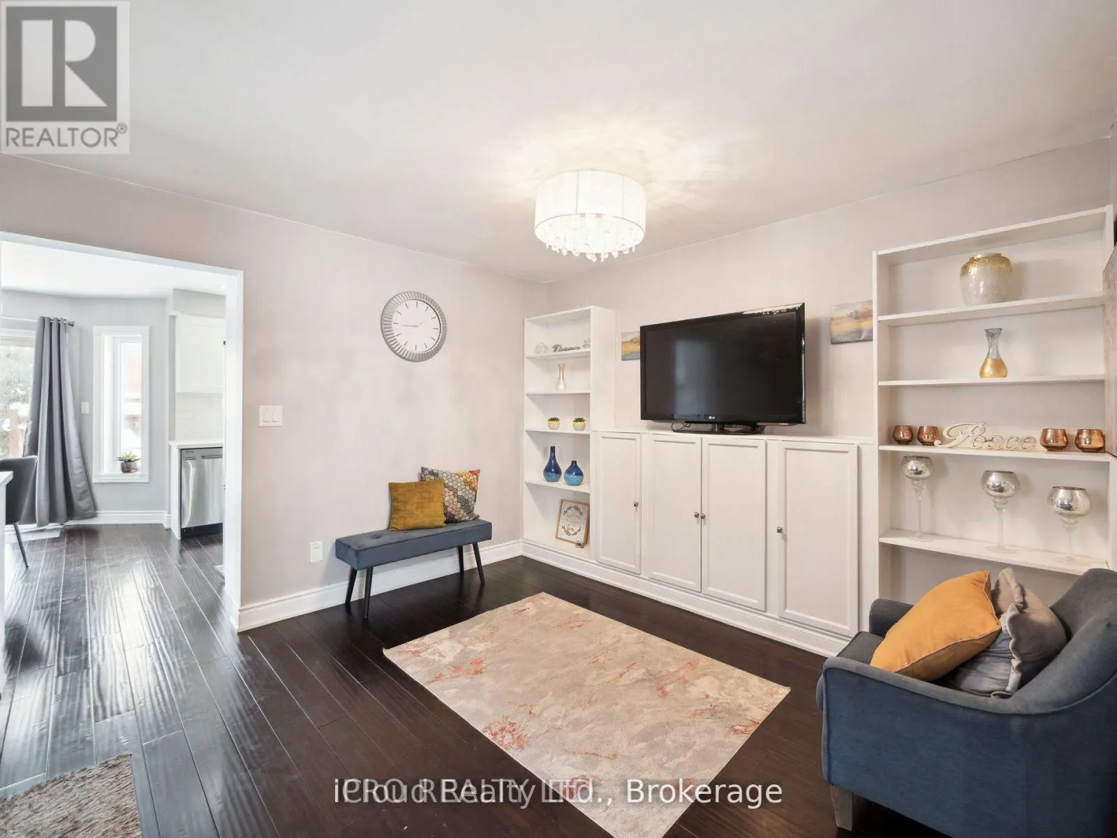 424 JAY CRESCENT