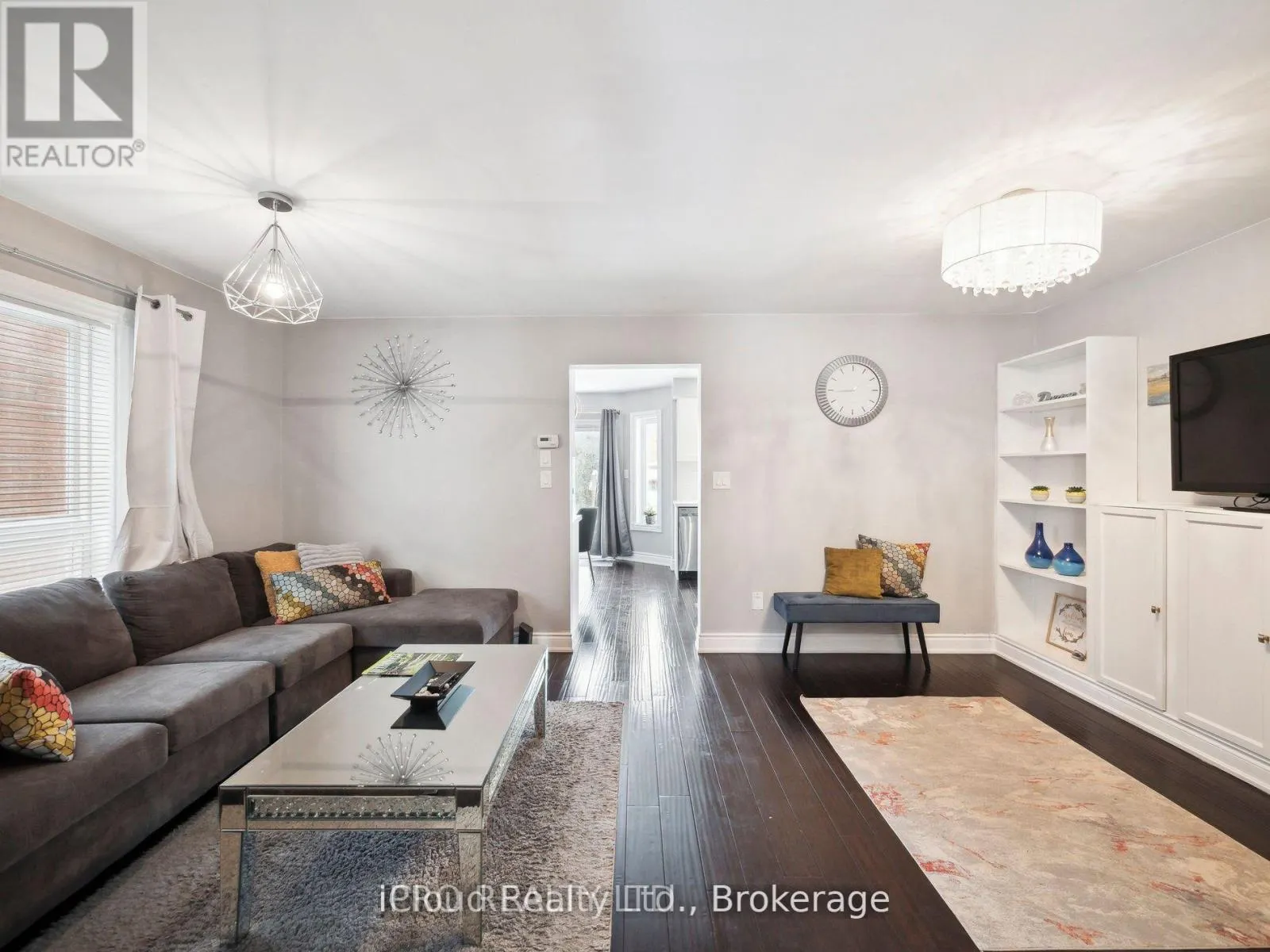 424 JAY CRESCENT