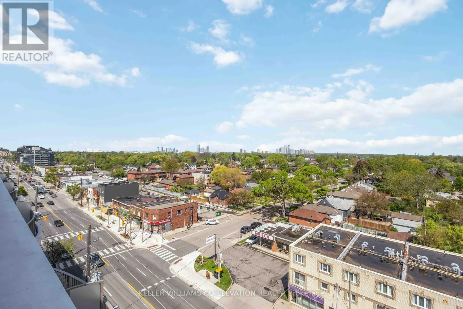 818 - 689 THE QUEENSWAY