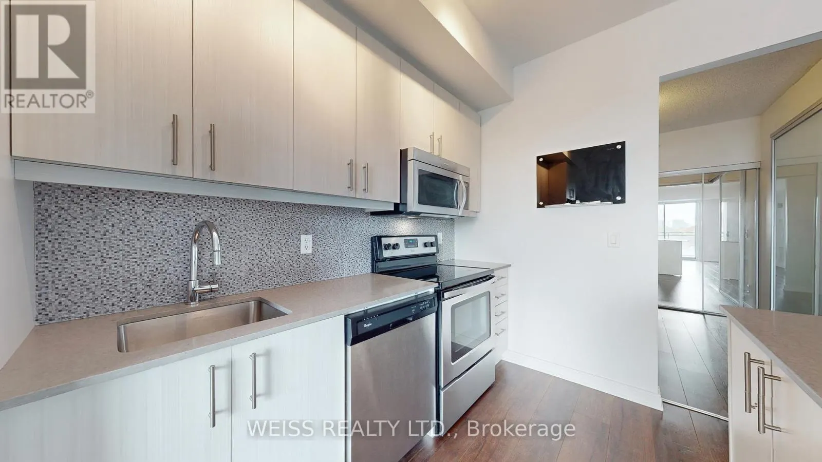 506 - 760 THE QUEENSWAY S