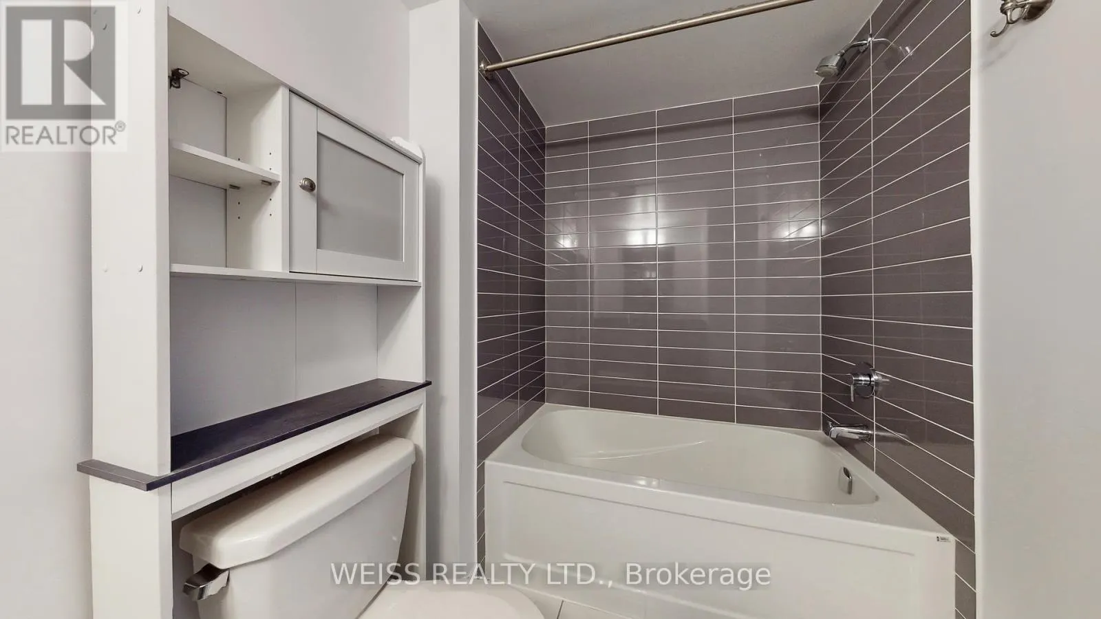 506 - 760 THE QUEENSWAY S