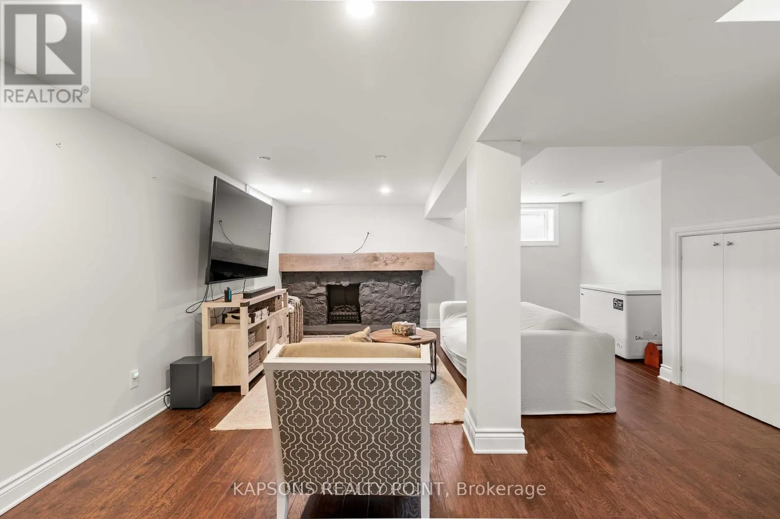215 ZINA STREET