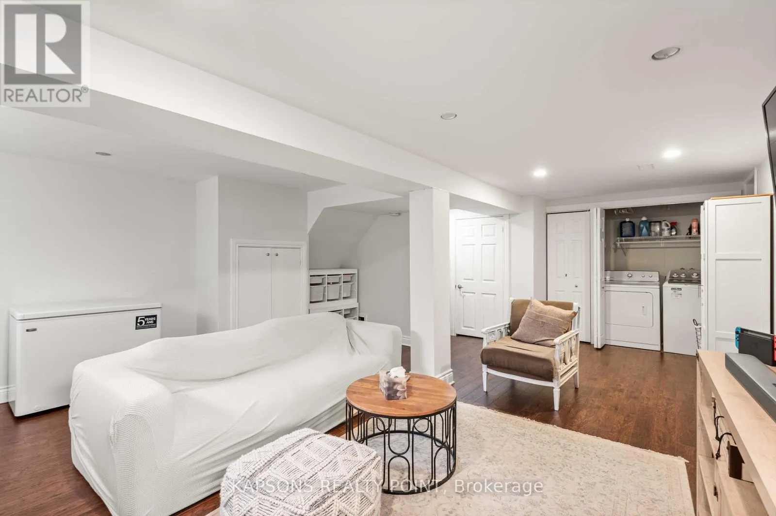 215 ZINA STREET