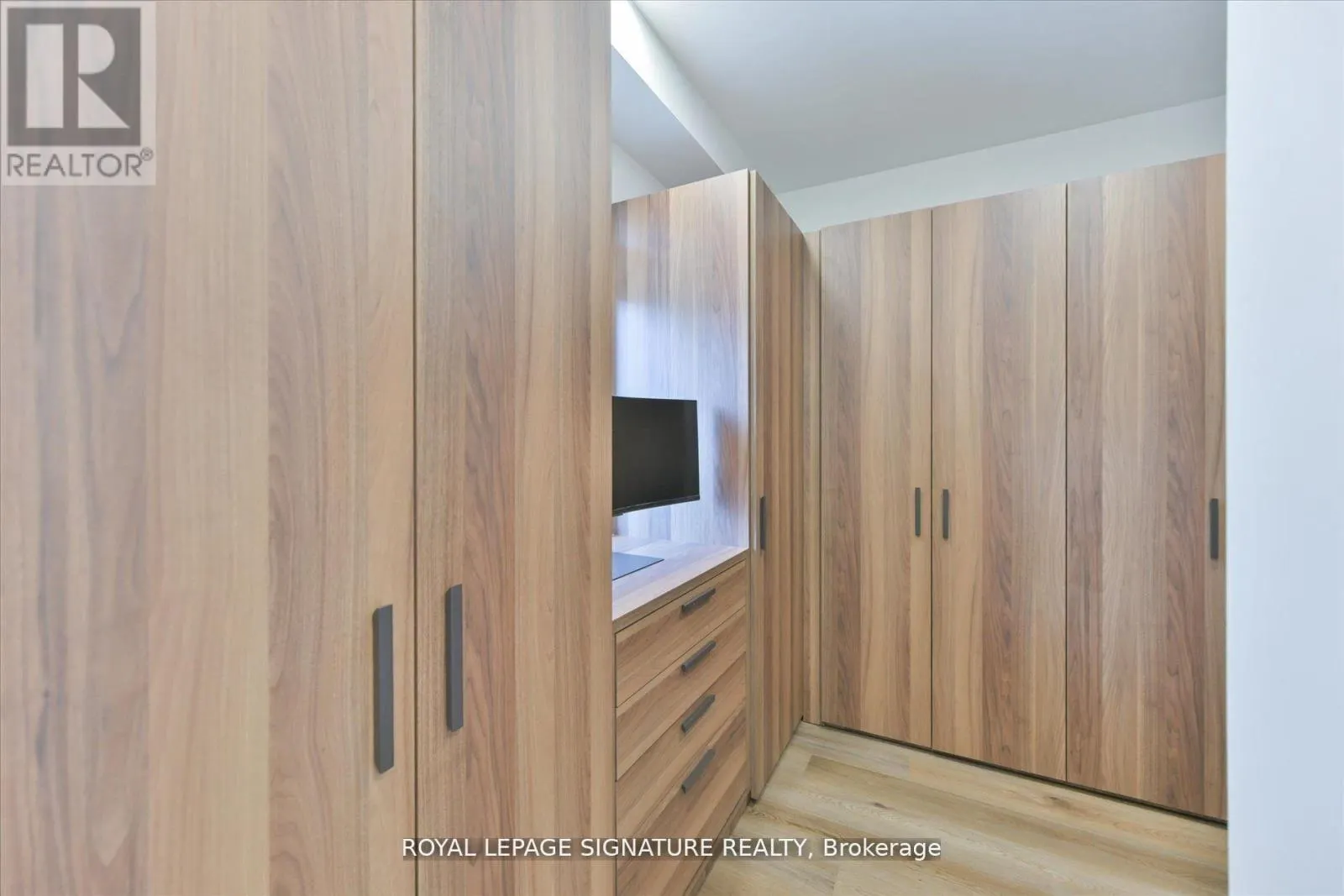 115 HIGH STREET W