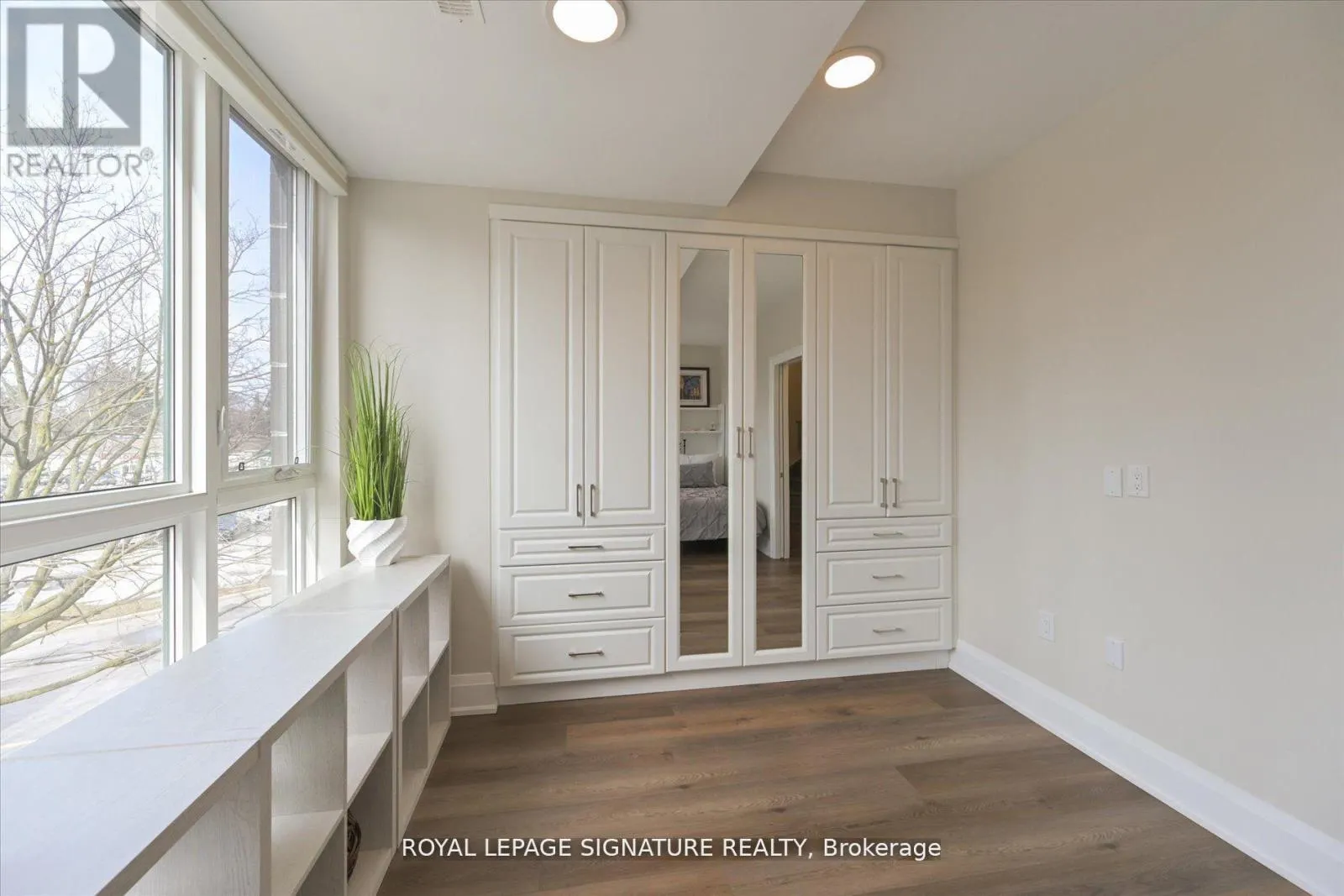 115 HIGH STREET W